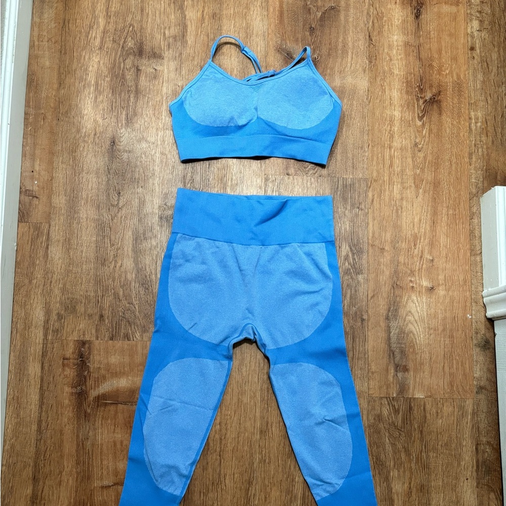 Workout Sets 2 Piece - Seamless Yoga Leggings and Cross-Strap Sports Bra